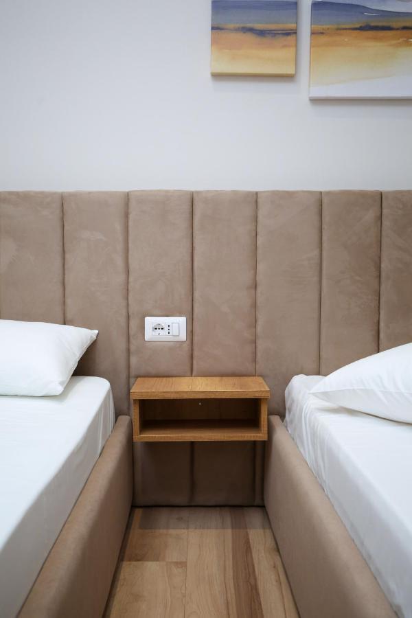 Hotel Amantia Bashkia e Orikumit Exteriör bild