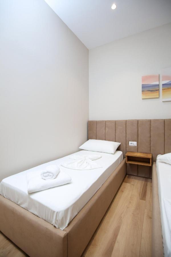 Hotel Amantia Bashkia e Orikumit Exteriör bild
