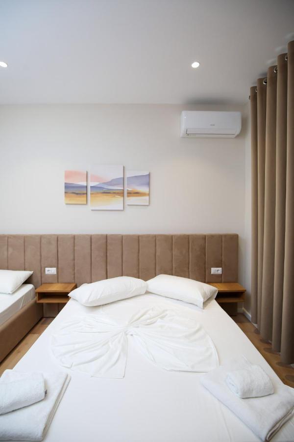 Hotel Amantia Bashkia e Orikumit Exteriör bild