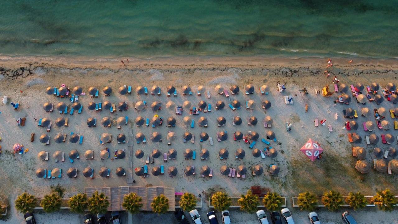 Hotel Amantia Bashkia e Orikumit Exteriör bild