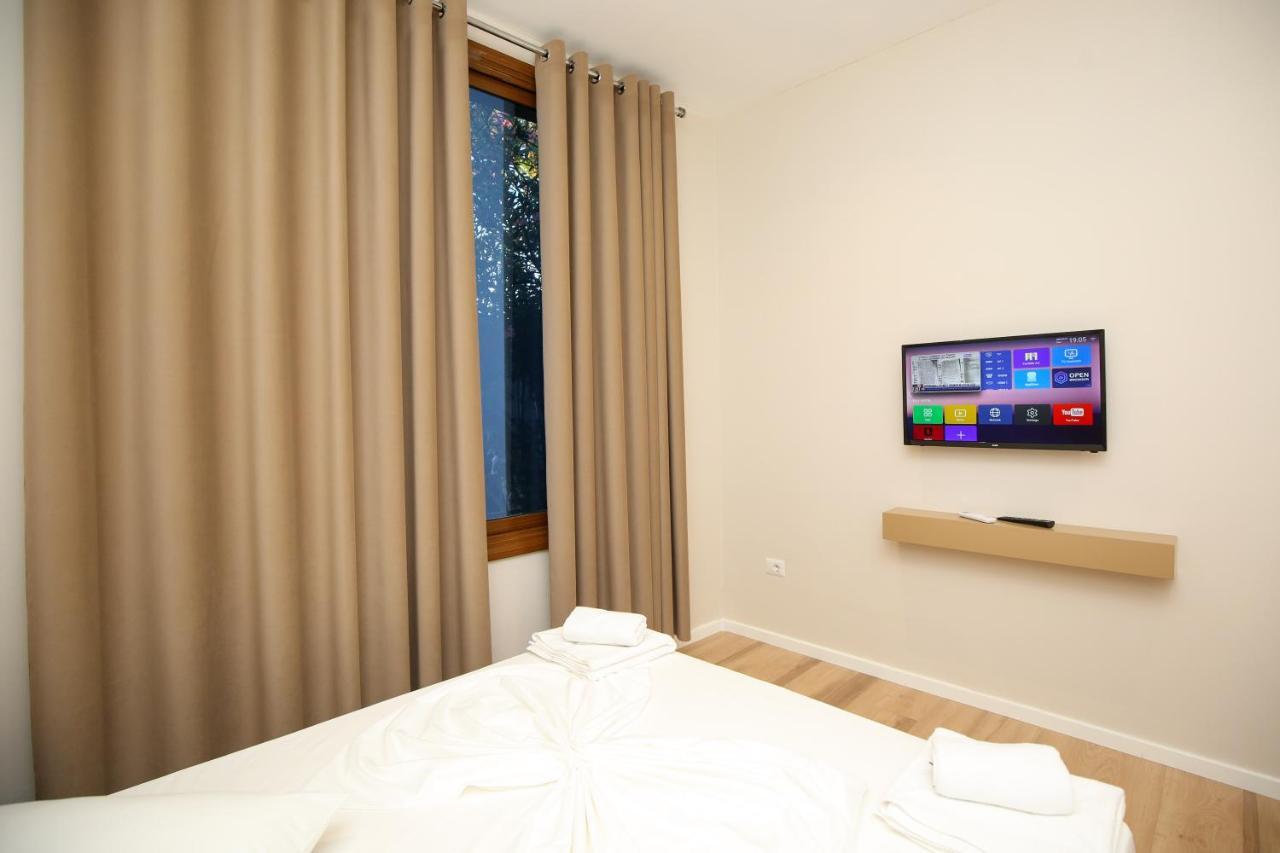 Hotel Amantia Bashkia e Orikumit Exteriör bild