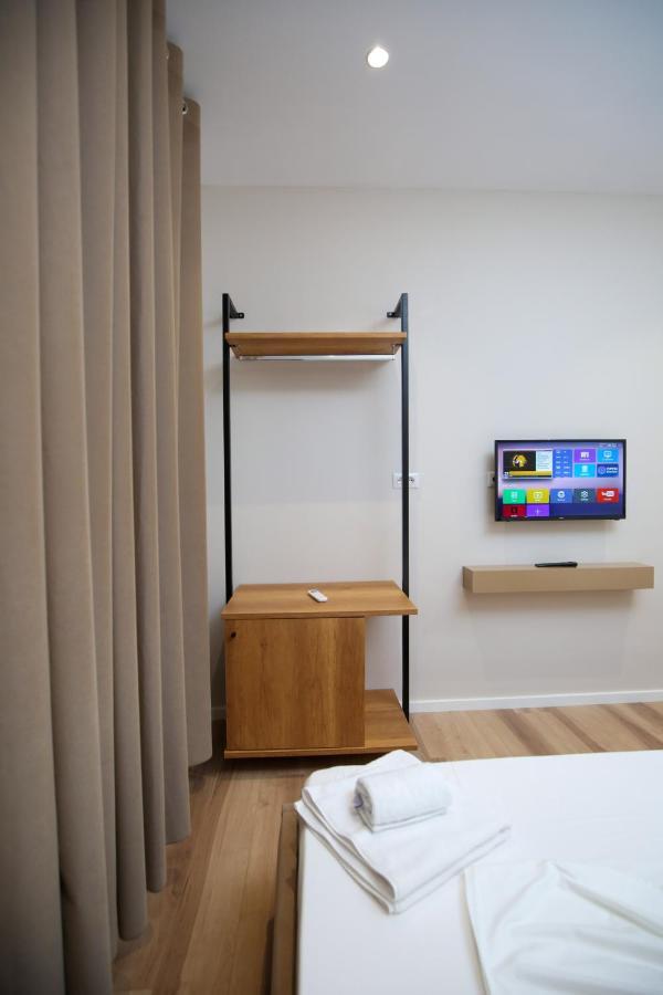Hotel Amantia Bashkia e Orikumit Exteriör bild