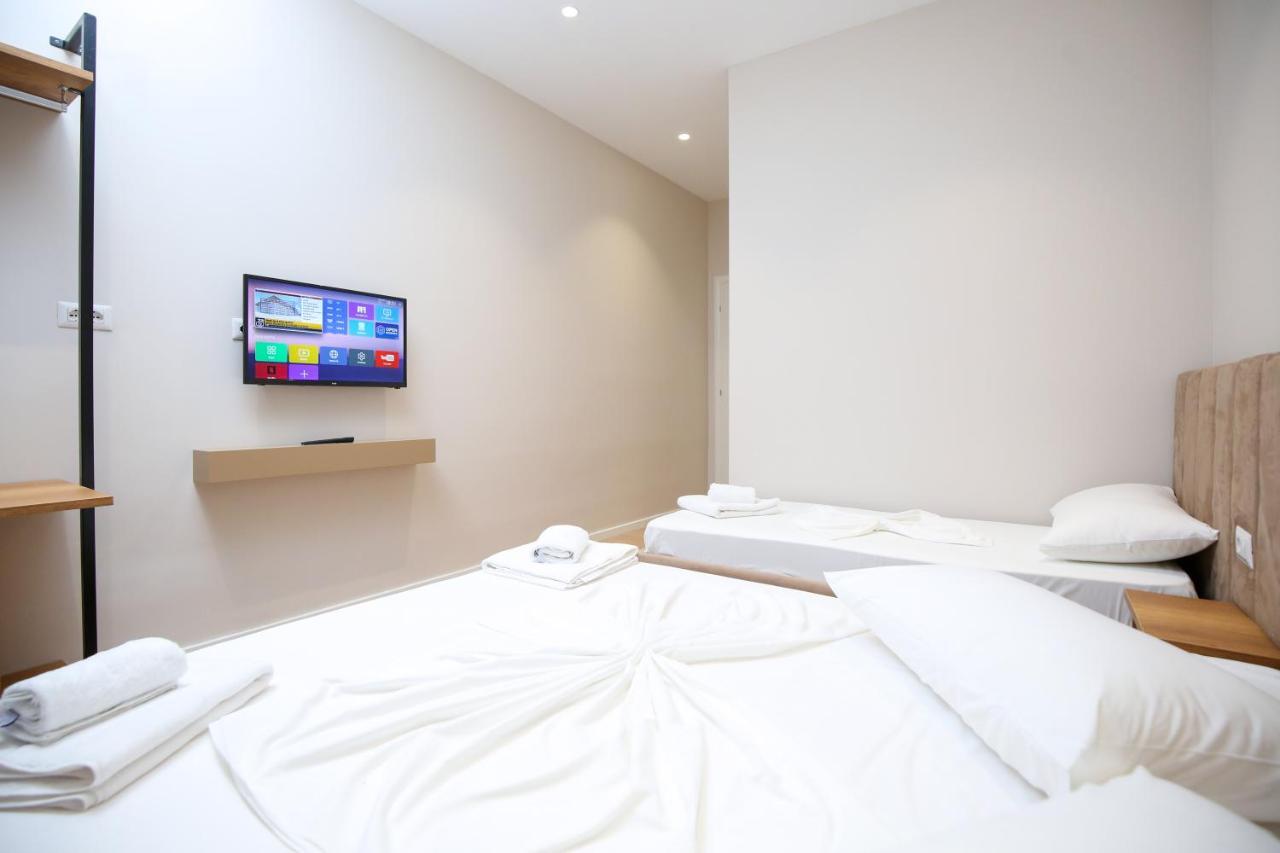 Hotel Amantia Bashkia e Orikumit Exteriör bild