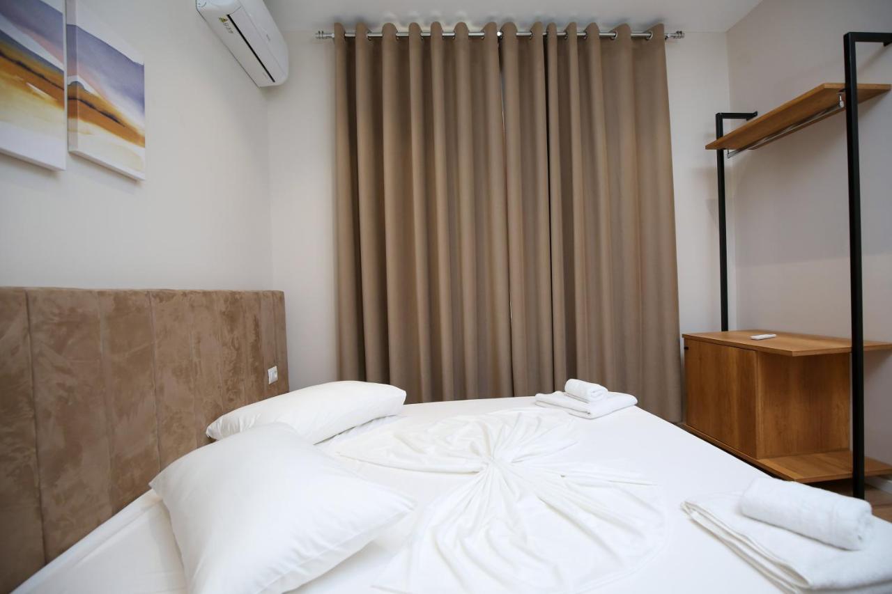 Hotel Amantia Bashkia e Orikumit Exteriör bild