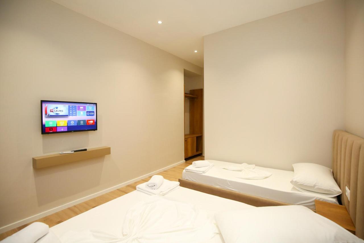 Hotel Amantia Bashkia e Orikumit Exteriör bild