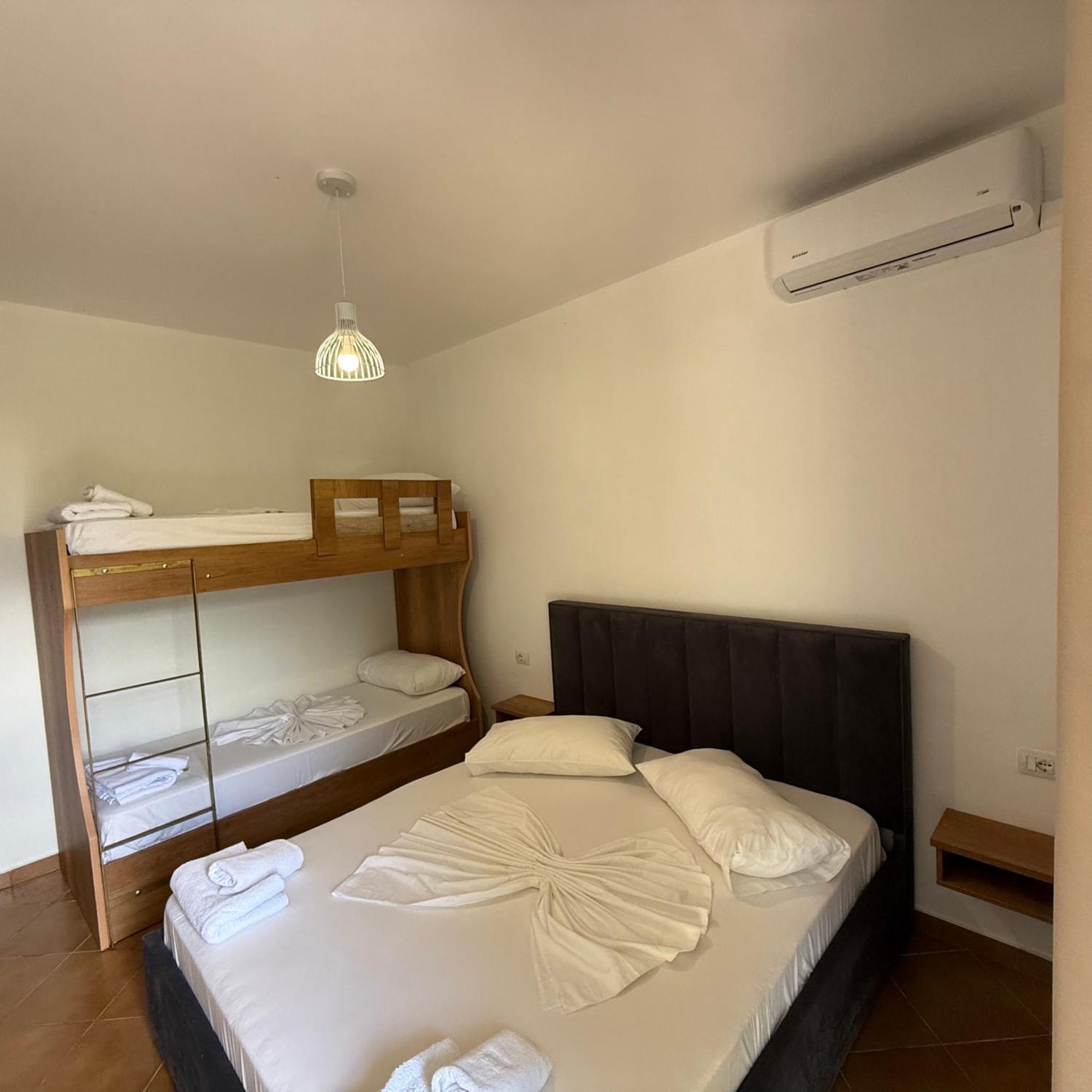 Hotel Amantia Bashkia e Orikumit Exteriör bild