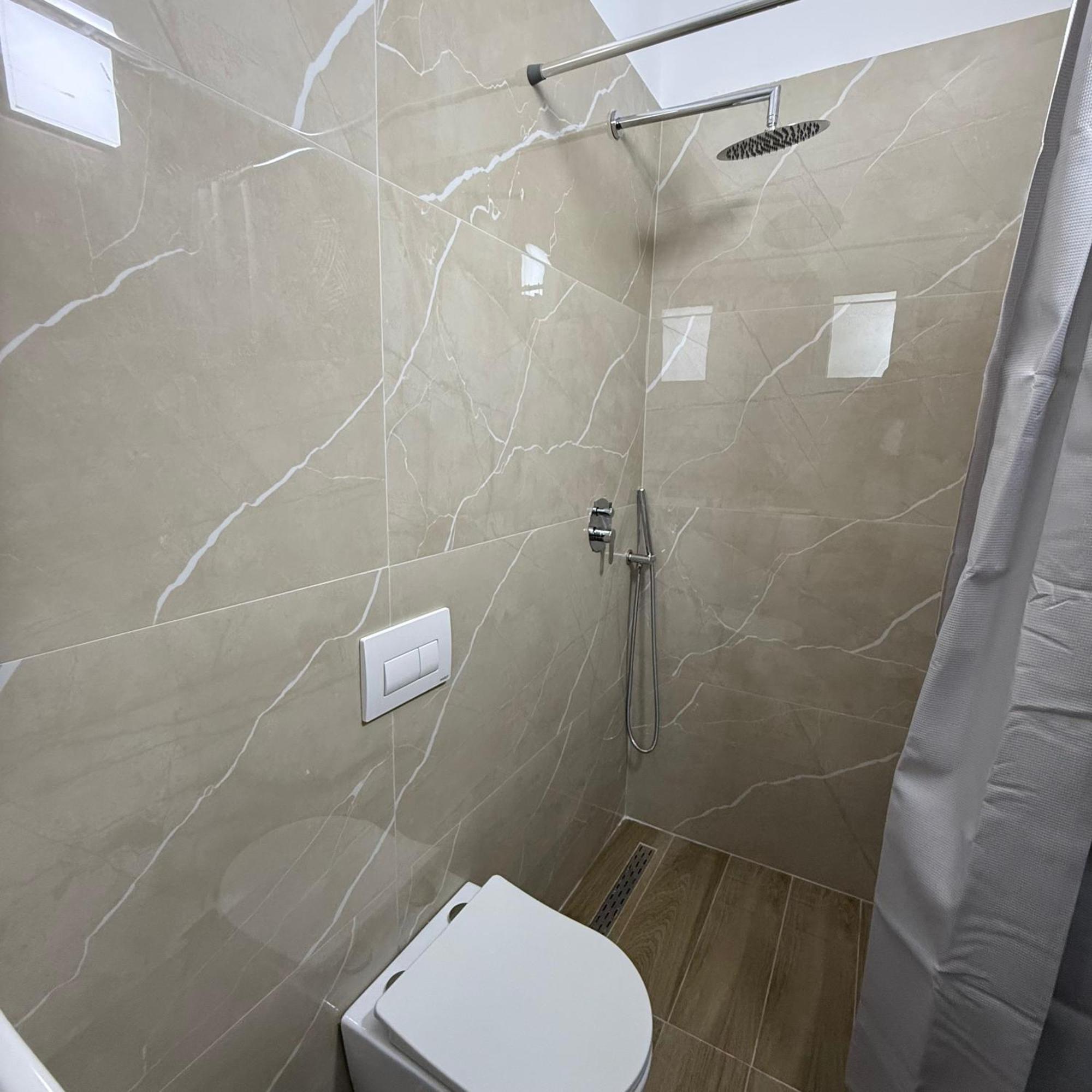 Hotel Amantia Bashkia e Orikumit Exteriör bild